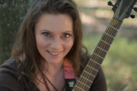 Portrait der Musikerin Devi Ma Lee