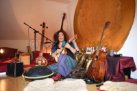 Meditative Musik und schamanische Heilarbeit helfen zu entspannen.