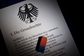 Die Würde des Menschen ist antastbar.