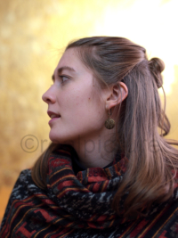 Nora Lotz is a Singer-Songwriter from Hannover (Germany). She plays many different instruments and sings very empathetic with a beautiful voice. Nora Lotz ist eine Singer-Songwriterin aus Hannover. Sie spielt viele verschiedene Instrumente und singt sehr 