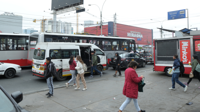 Funtionierender öffentlicher Nahverkehr in Lima