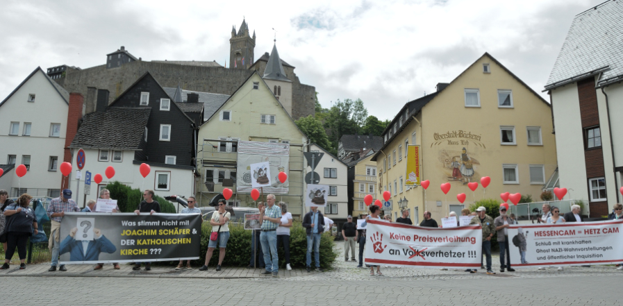 Proteste gegen die Verleihung an Herrn Joachim Schäfer von HessenCam